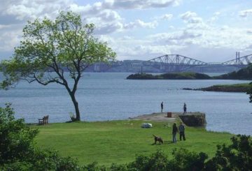 Dalgety Bay Pier - A bute size image of Dalgety Bay . Green graass, beautriful tree looking onto the river andd Edinburgh